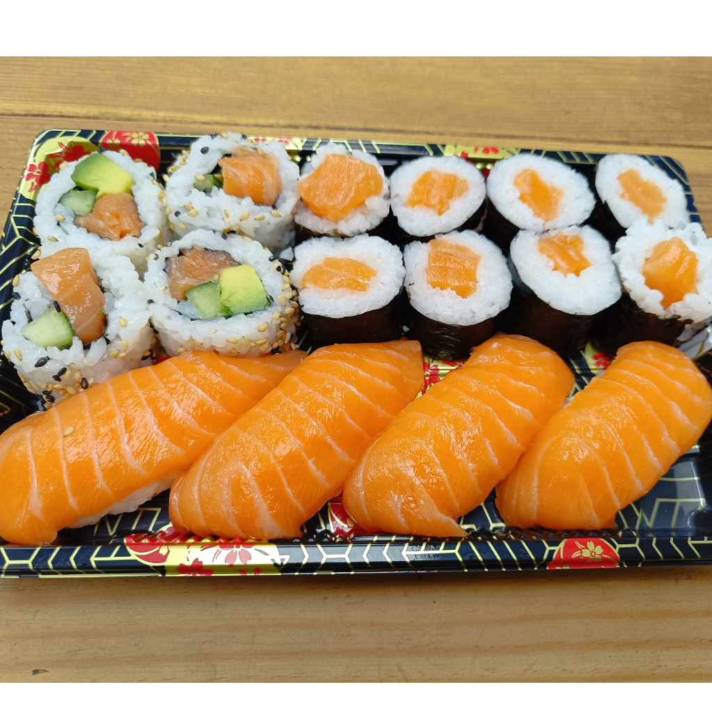 750. Salmon Set (16 Pieces)